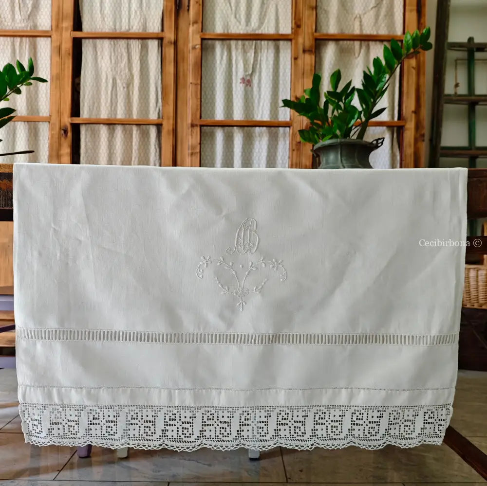 Asciugamano in lino antico con monogramma AB Asciugamano in lino antico