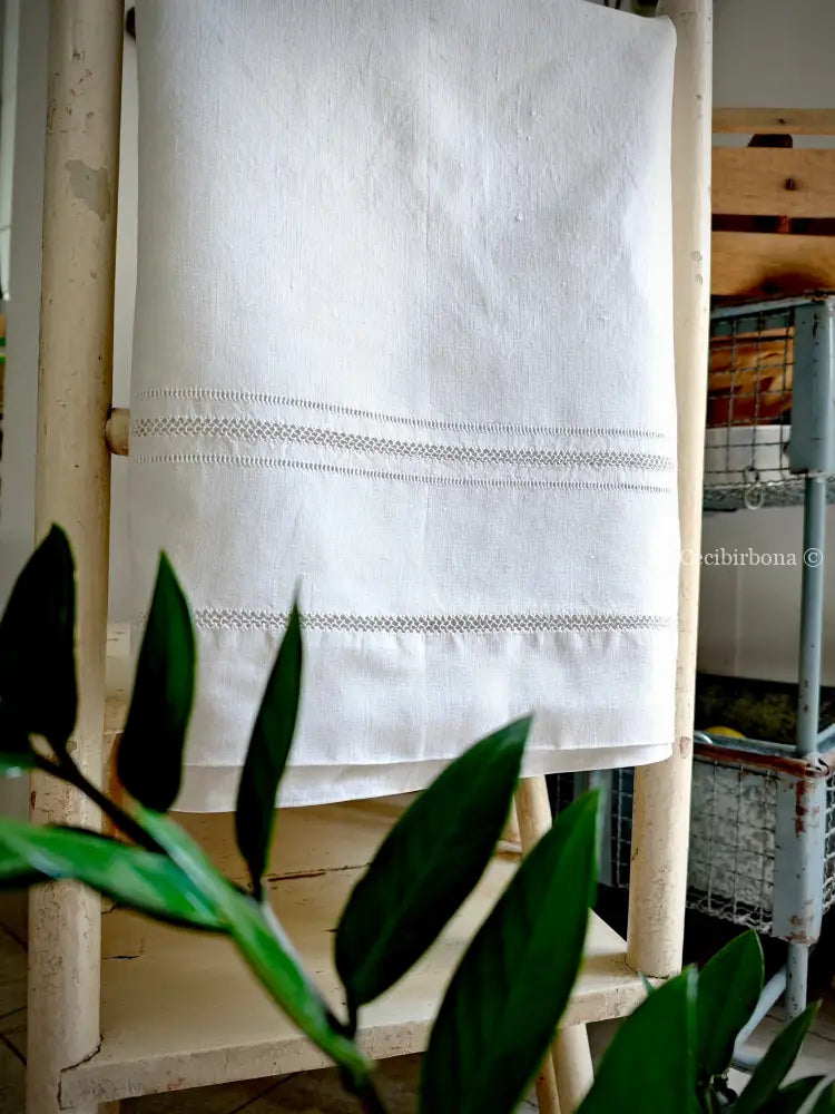Asciugamano in lino con sfilature Asciugamano in lino antico