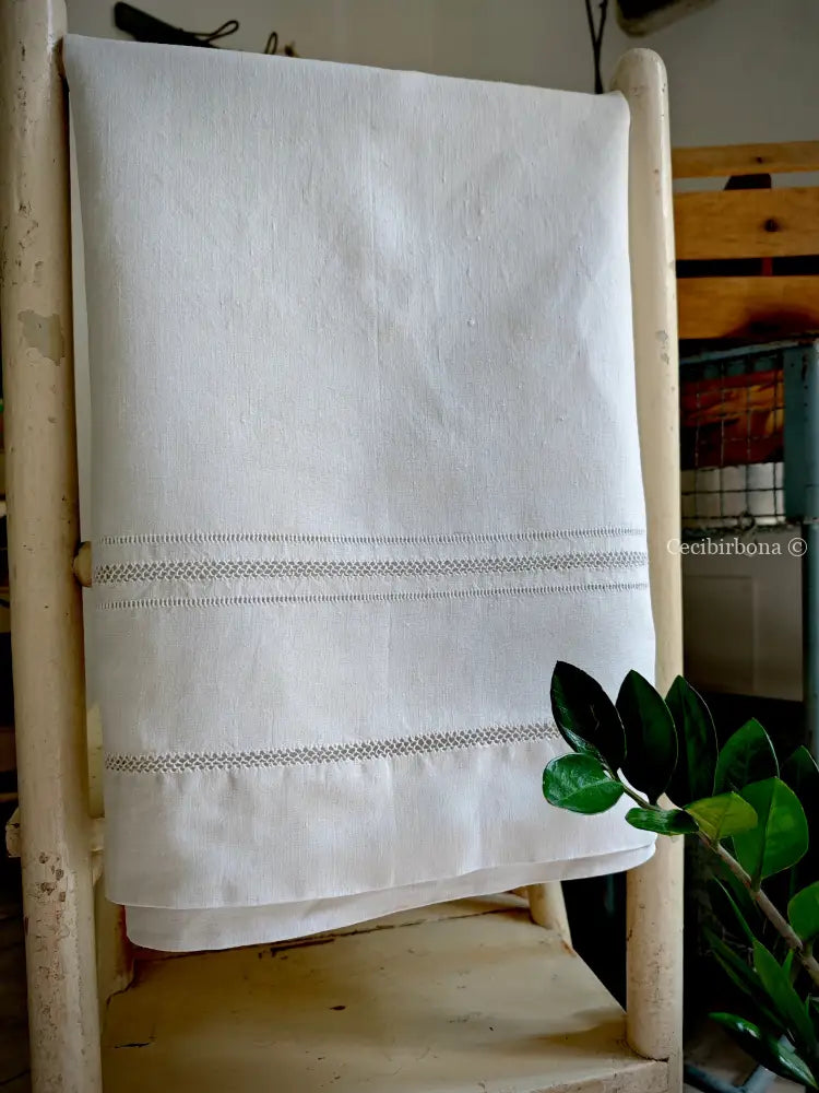 Asciugamano in lino con sfilature Asciugamano in lino antico