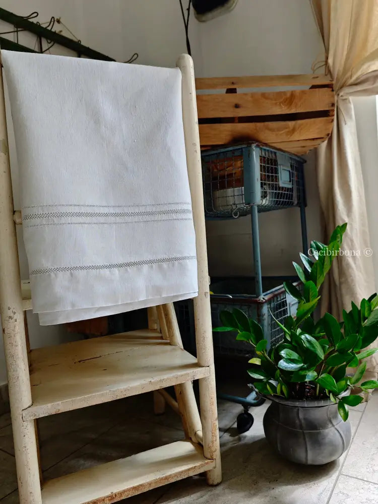 Asciugamano in lino con sfilature Asciugamano in lino antico