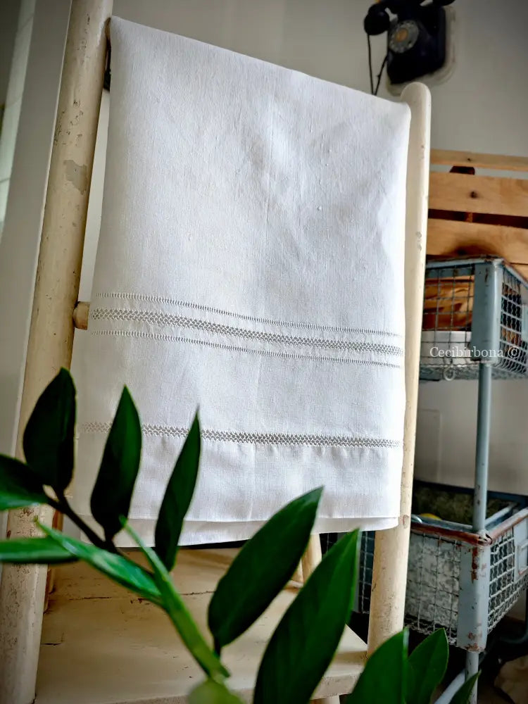 Asciugamano in lino con sfilature Asciugamano in lino antico