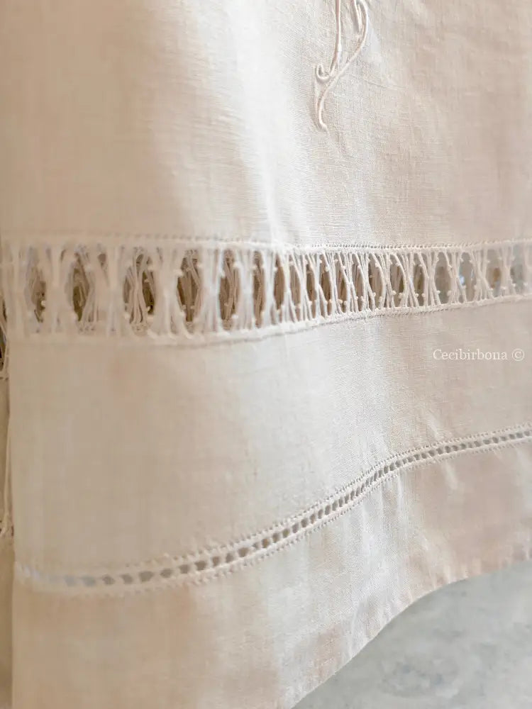 Asciugamano in lino con sfilature e monogramma NS Asciugamano in lino antico