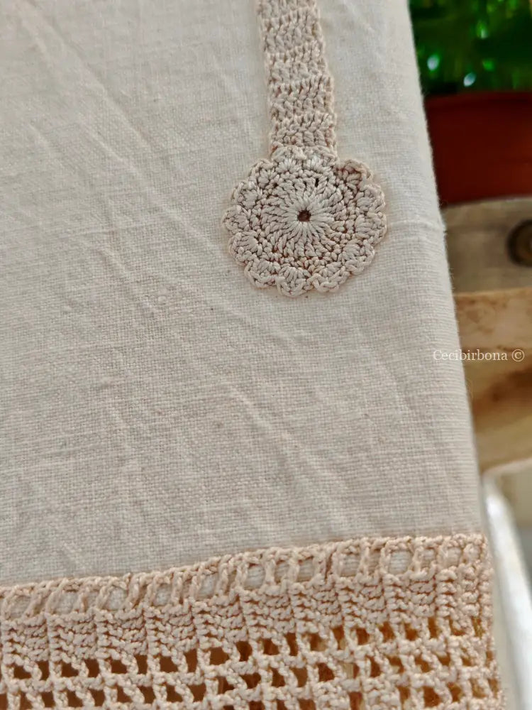 Asciugamano vintage con iniziale M e balza all’uncinetto biancheria antica per la casa