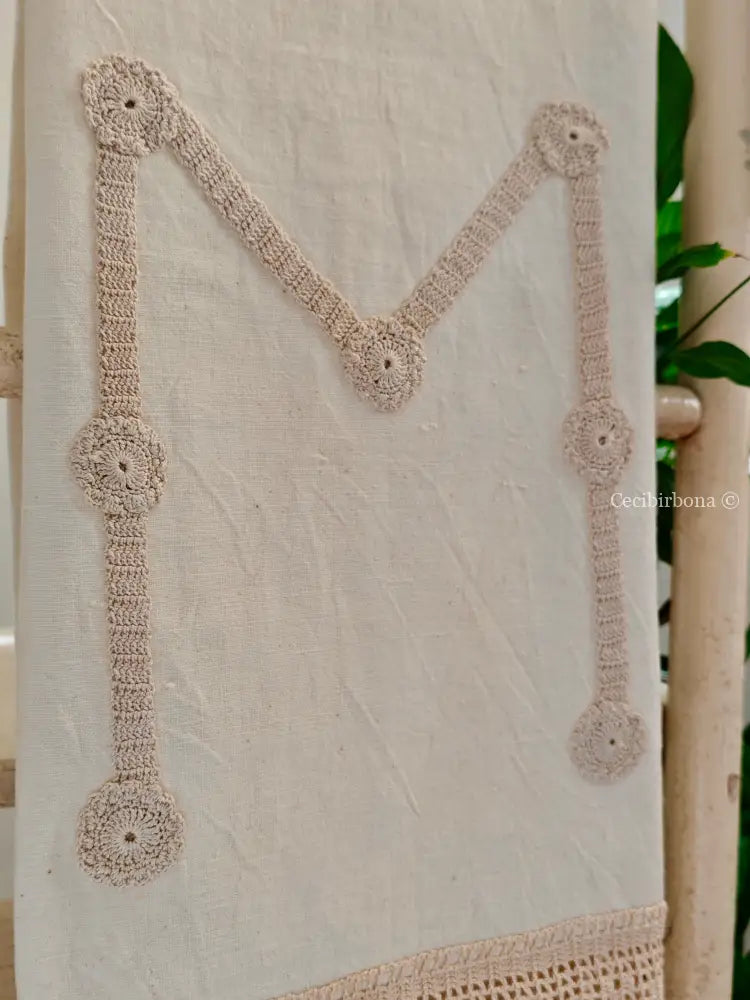 Asciugamano vintage con iniziale M e balza all’uncinetto biancheria antica per la casa