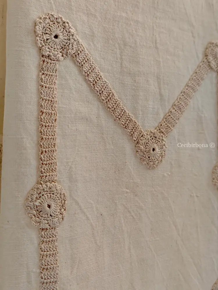 Asciugamano vintage con iniziale M e balza all’uncinetto biancheria antica per la casa