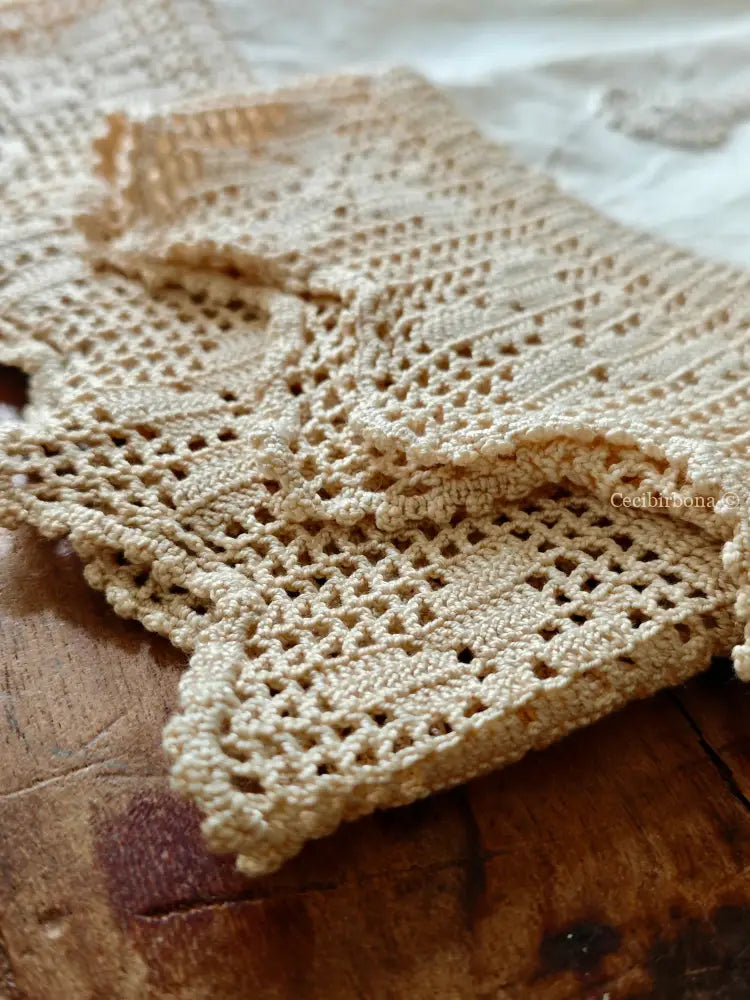 Asciugamano vintage con iniziale M e balza all’uncinetto biancheria antica per la casa