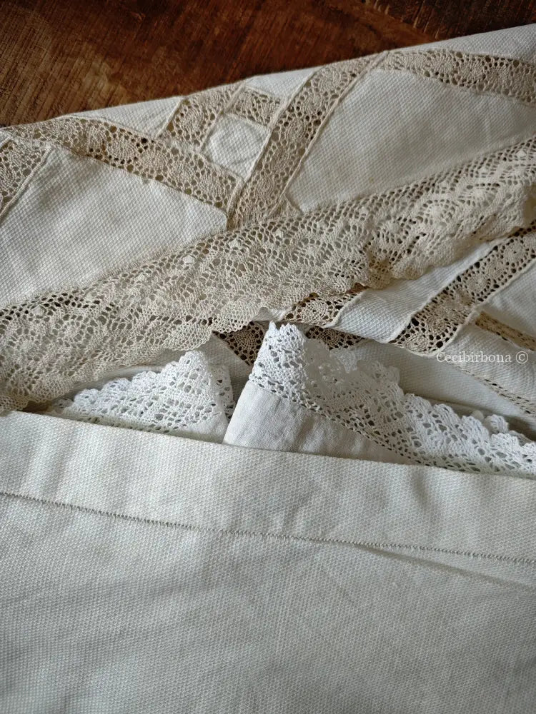 Busta portabiancheria antica con pizzo “Corredo di Angiolina” biancheria antica per la casa