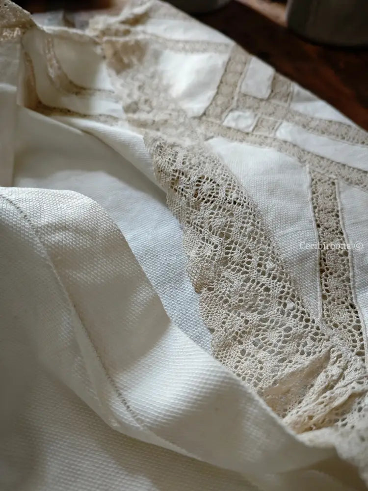 Busta portabiancheria antica con pizzo “Corredo di Angiolina” biancheria antica per la casa