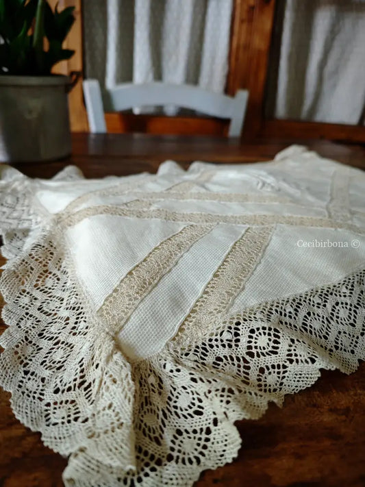 Busta portabiancheria antica con pizzo “Corredo di Angiolina” biancheria antica per la casa