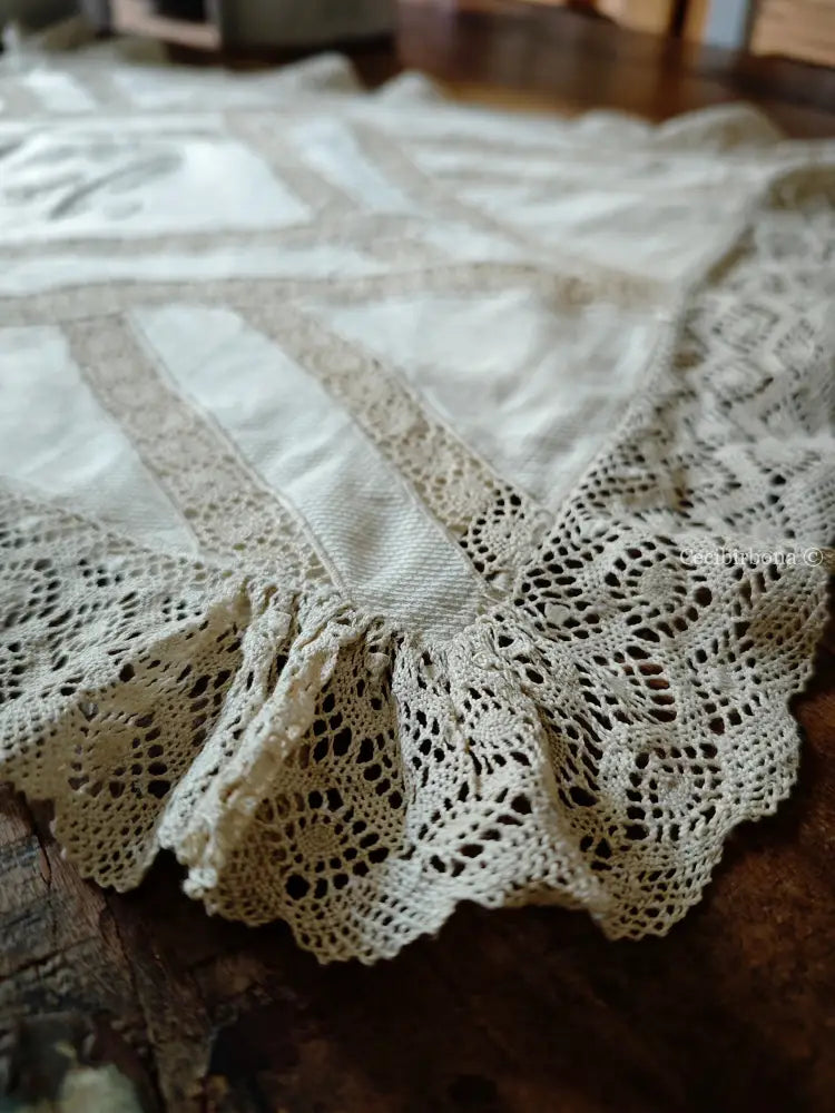 Busta portabiancheria antica con pizzo “Corredo di Angiolina” biancheria antica per la casa
