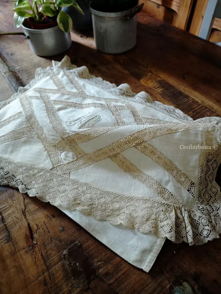 Busta portabiancheria antica con pizzo “Corredo di Angiolina” biancheria antica per la casa