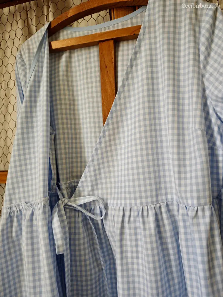 Camicia a quadrettini celesti incrociata (Ref. 186) Small camicia donna