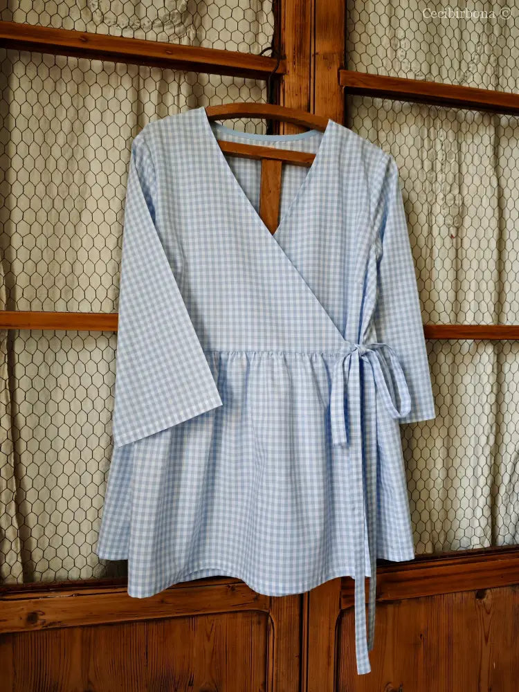 Camicia a quadrettini celesti incrociata (Ref. 186) Small camicia donna