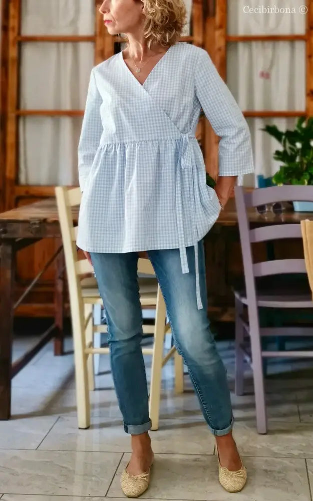 Camicia a quadrettini celesti incrociata (Ref. 186) Small camicia donna