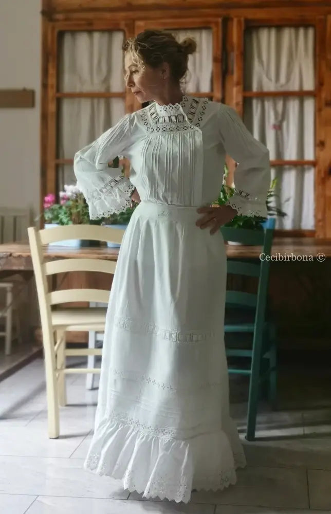 Camicia antica con pizzo a maniche lunghe “Corredo di Angiolina” Biancheria antica da donna