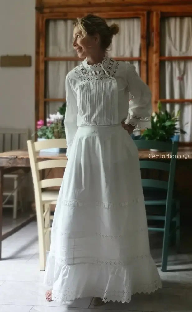 Camicia antica con pizzo a maniche lunghe “Corredo di Angiolina” Biancheria antica da donna