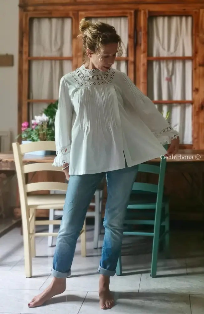 Camicia antica con pizzo a maniche lunghe “Corredo di Angiolina” Biancheria antica da donna