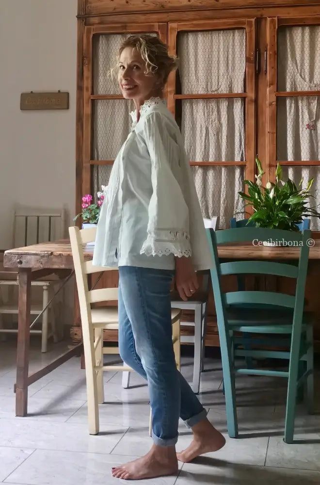 Camicia antica con pizzo a maniche lunghe “Corredo di Angiolina” Biancheria antica da donna