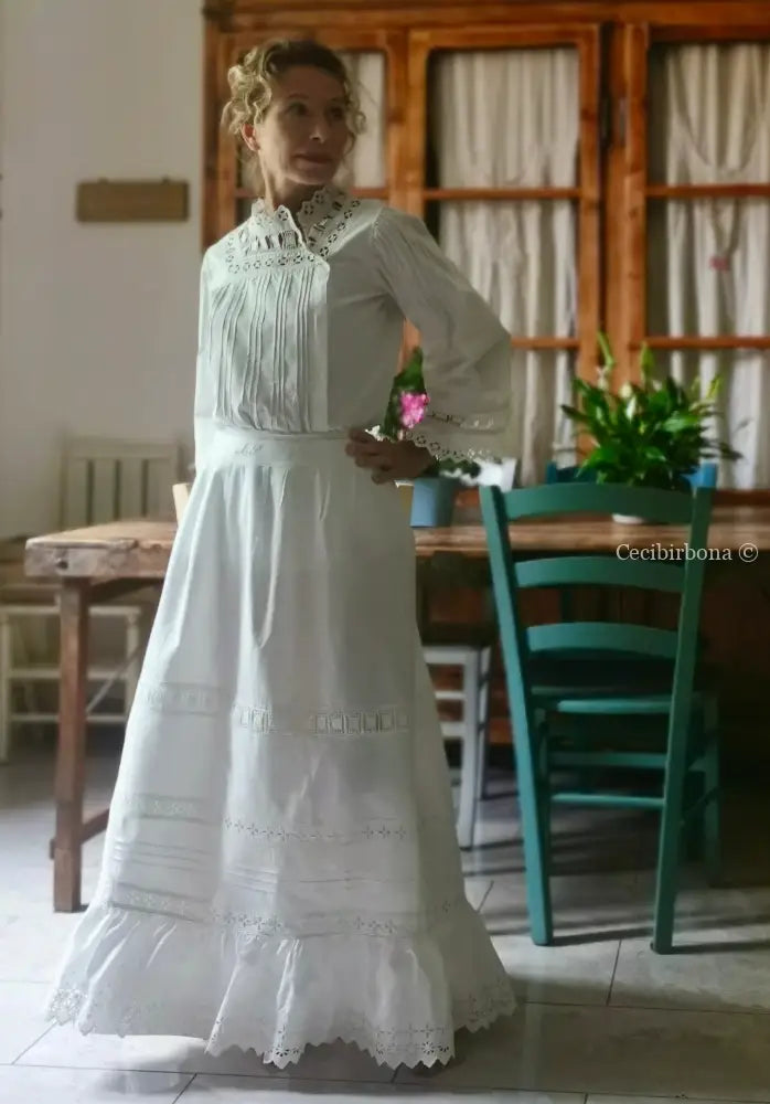 Camicia antica con pizzo a maniche lunghe “Corredo di Angiolina” Biancheria antica da donna
