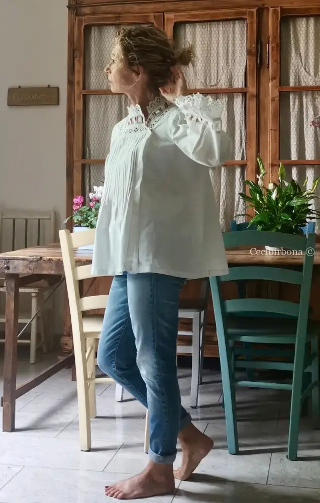 Camicia antica con pizzo a maniche lunghe “Corredo di Angiolina” Biancheria antica da donna