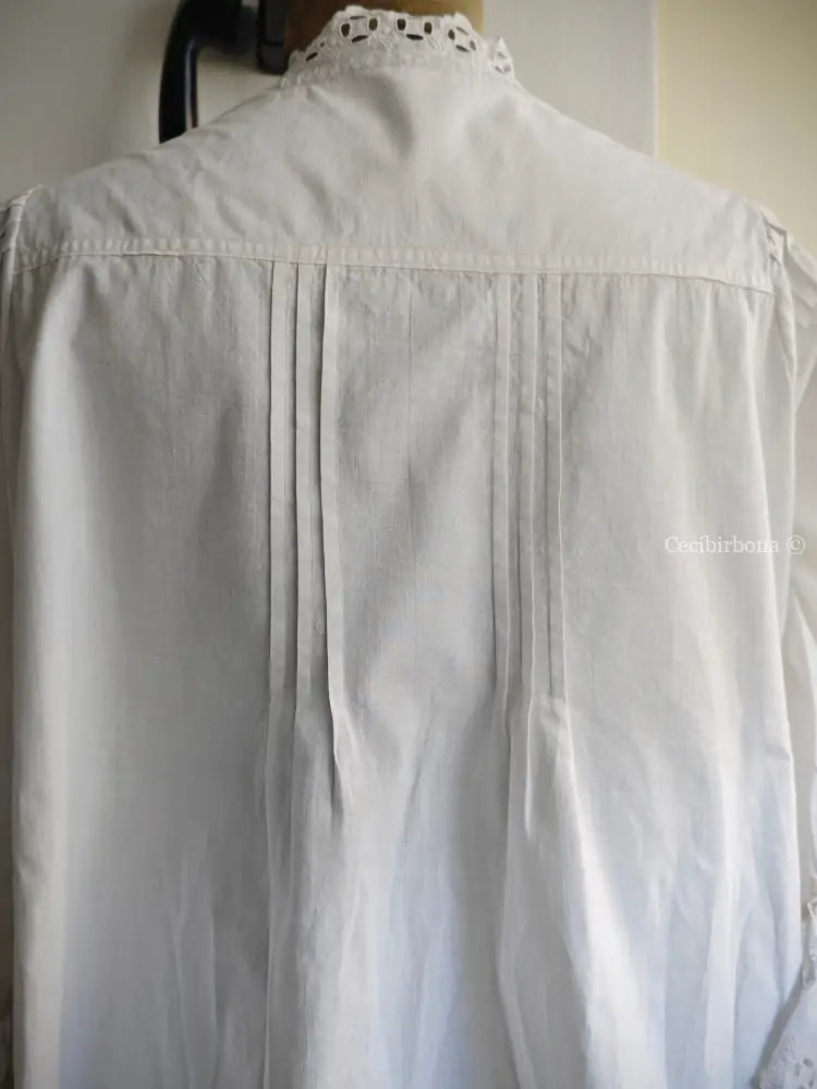 Camicia antica con pizzo a maniche lunghe “Corredo di Angiolina” Biancheria antica da donna