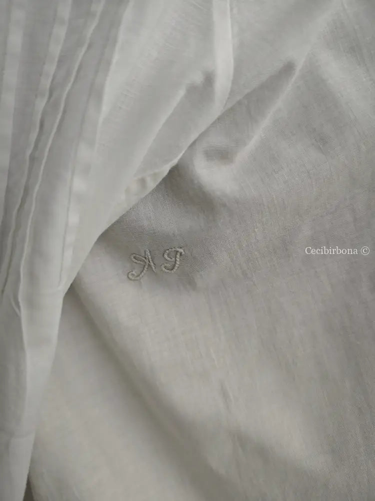 Camicia antica con pizzo a maniche lunghe “Corredo di Angiolina” Biancheria antica da donna