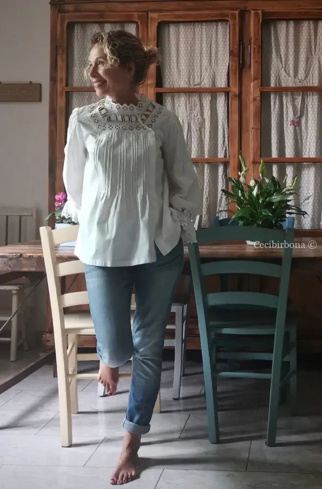 Camicia antica con pizzo a maniche lunghe “Corredo di Angiolina” Biancheria antica da donna