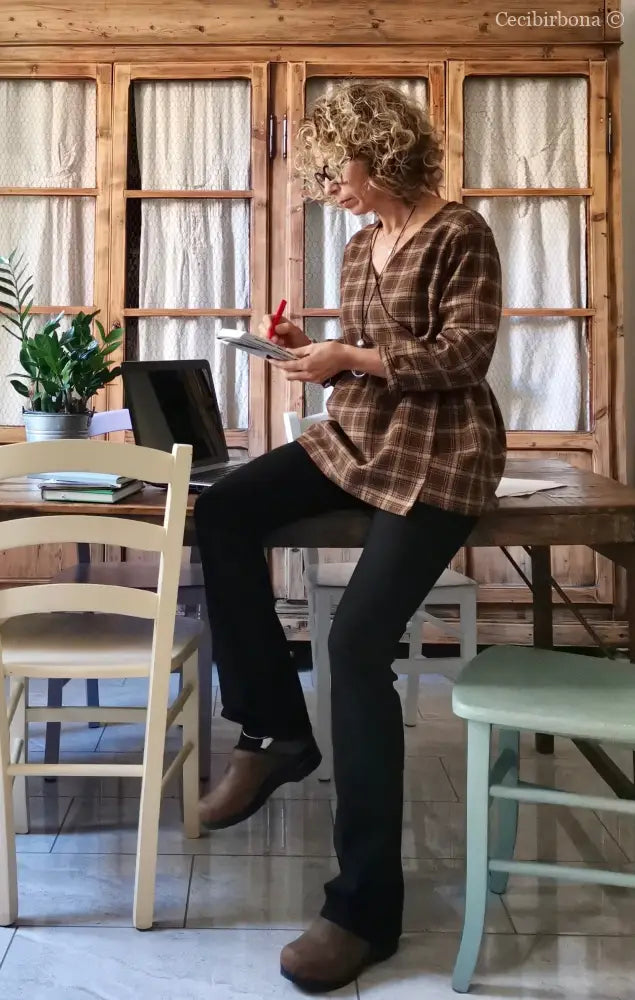 Camicia donna incrociata in lana tartan marrone (Ref. 99) camicia donna