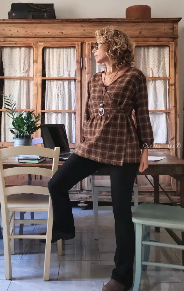 Camicia donna incrociata in lana tartan marrone (Ref. 99) camicia donna