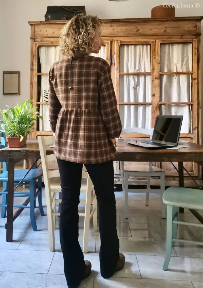 Camicia donna incrociata in lana tartan marrone (Ref. 99) camicia donna