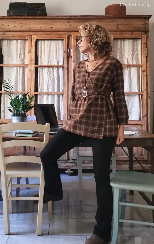 Camicia donna incrociata in lana tartan marrone (Ref. 99) camicia donna