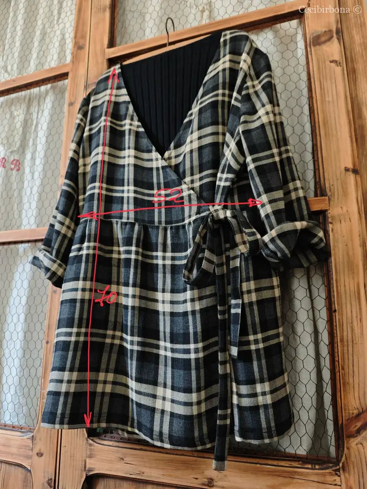 Camicia incrociata in lana tartan nera grigia e beige camicia donna