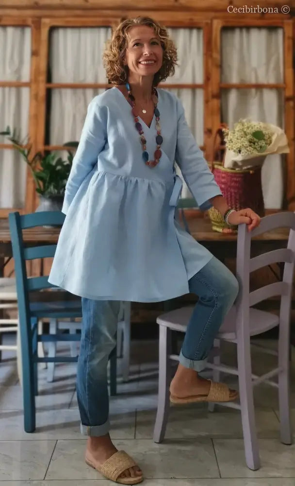 Camicia incrociata in lino celeste con maniche (Ref. 118) camicia donna