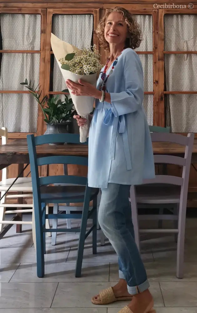 Camicia incrociata in lino celeste con maniche (Ref. 118) camicia donna