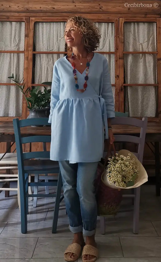 Camicia incrociata in lino celeste con maniche (Ref. 118) camicia donna