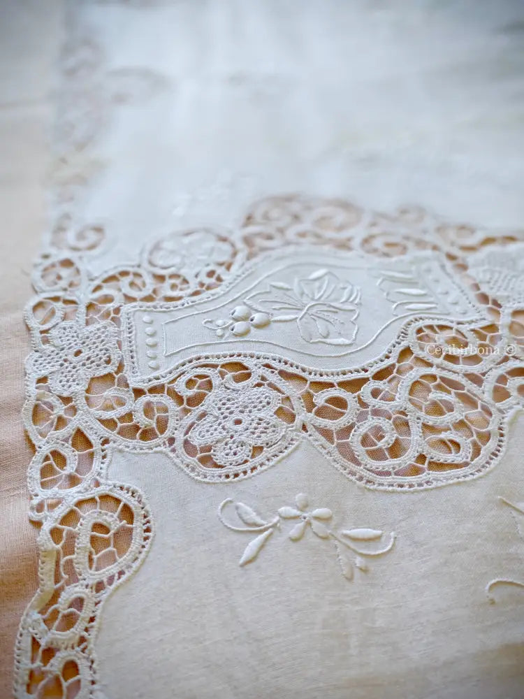 Completo lenzuolo matrimoniale ricamato con federe Lenzuolo matrimoniale rifamato