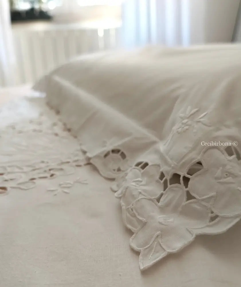 Completo lenzuolo matrimoniale ricamato con federe Lenzuolo matrimoniale rifamato