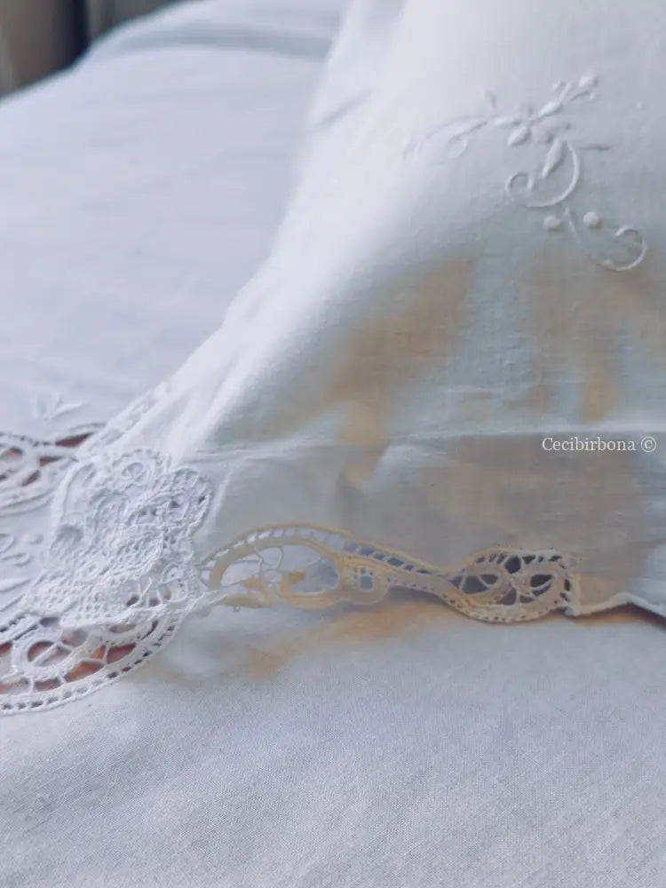 Completo lenzuolo matrimoniale ricamato con federe Lenzuolo matrimoniale rifamato