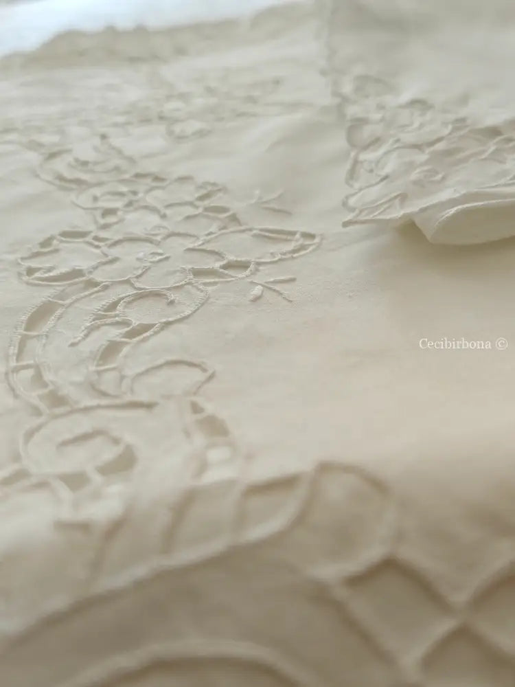 Completo lenzuolo matrimoniale ricamato con federe Lenzuolo matrimoniale rifamato