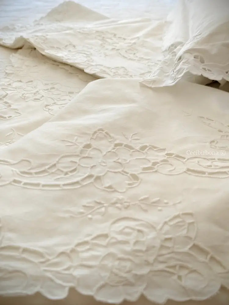 Completo lenzuolo matrimoniale ricamato con federe Lenzuolo matrimoniale rifamato