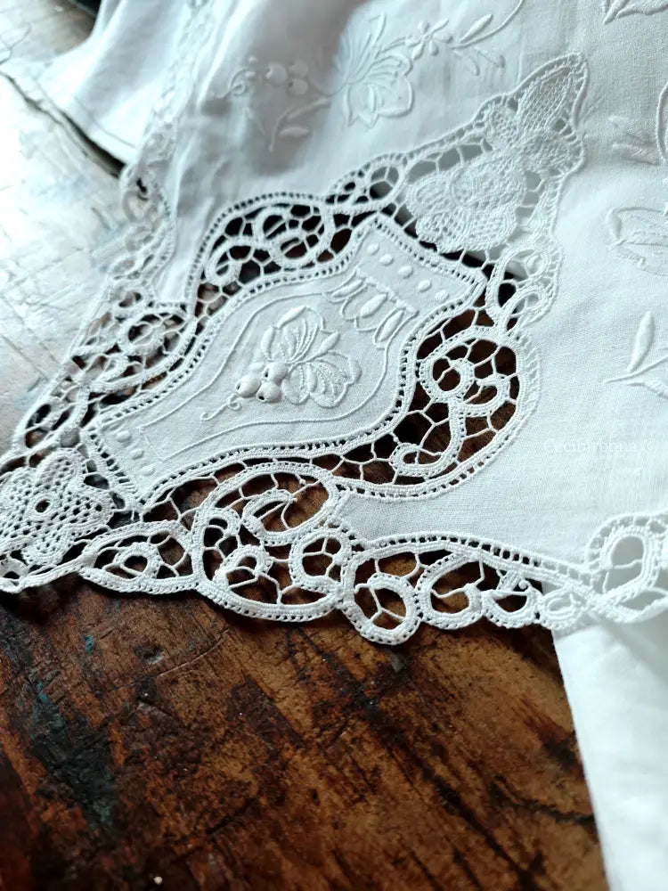 Completo lenzuolo matrimoniale ricamato con federe Lenzuolo matrimoniale rifamato