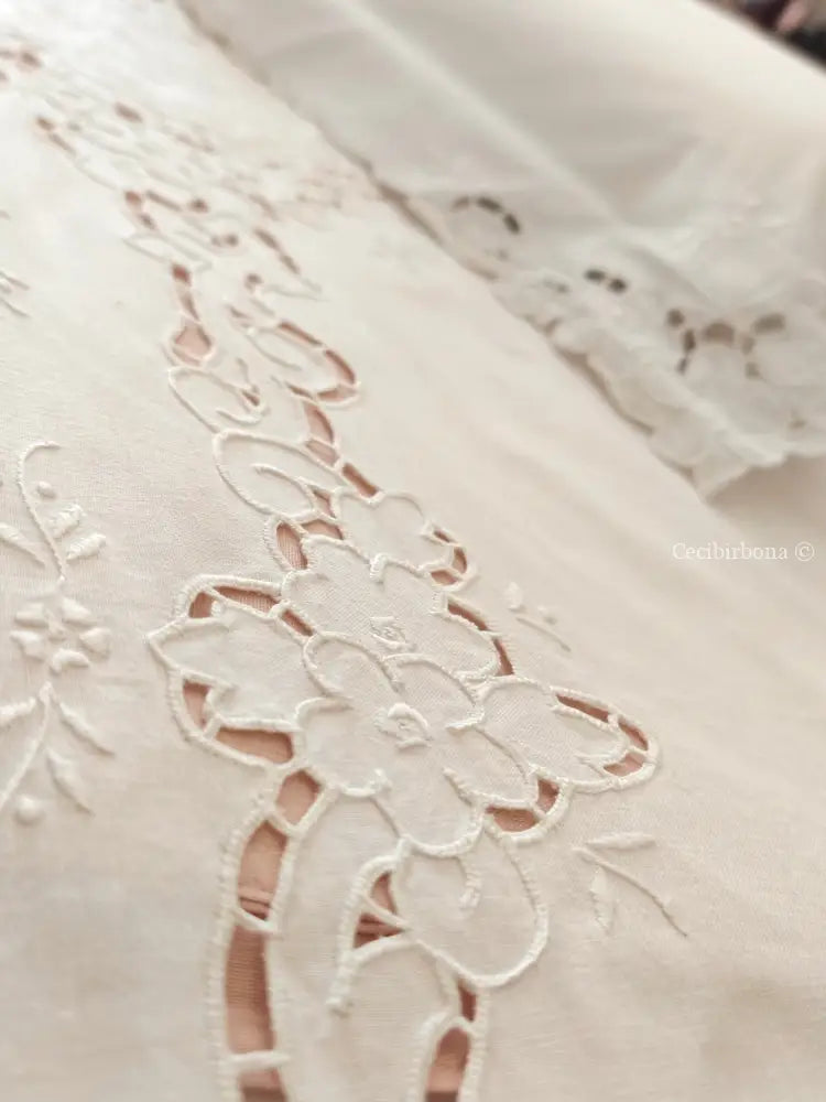 Completo lenzuolo matrimoniale ricamato con federe Lenzuolo matrimoniale rifamato