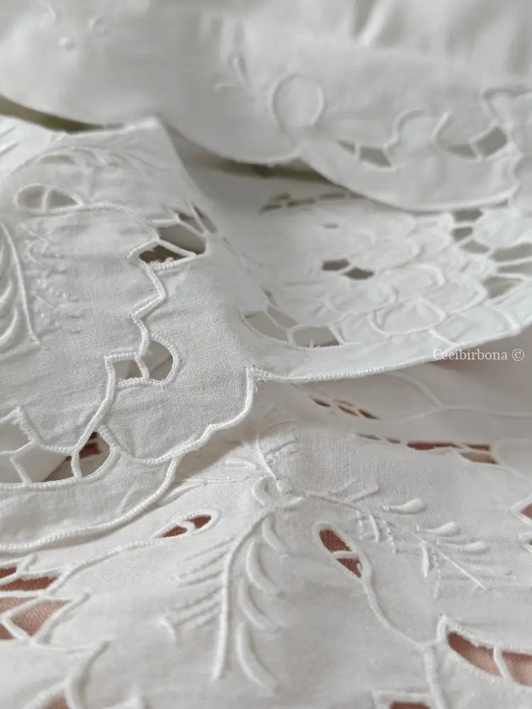 Completo lenzuolo matrimoniale ricamato con uva Lenzuolo matrimoniale ricamato