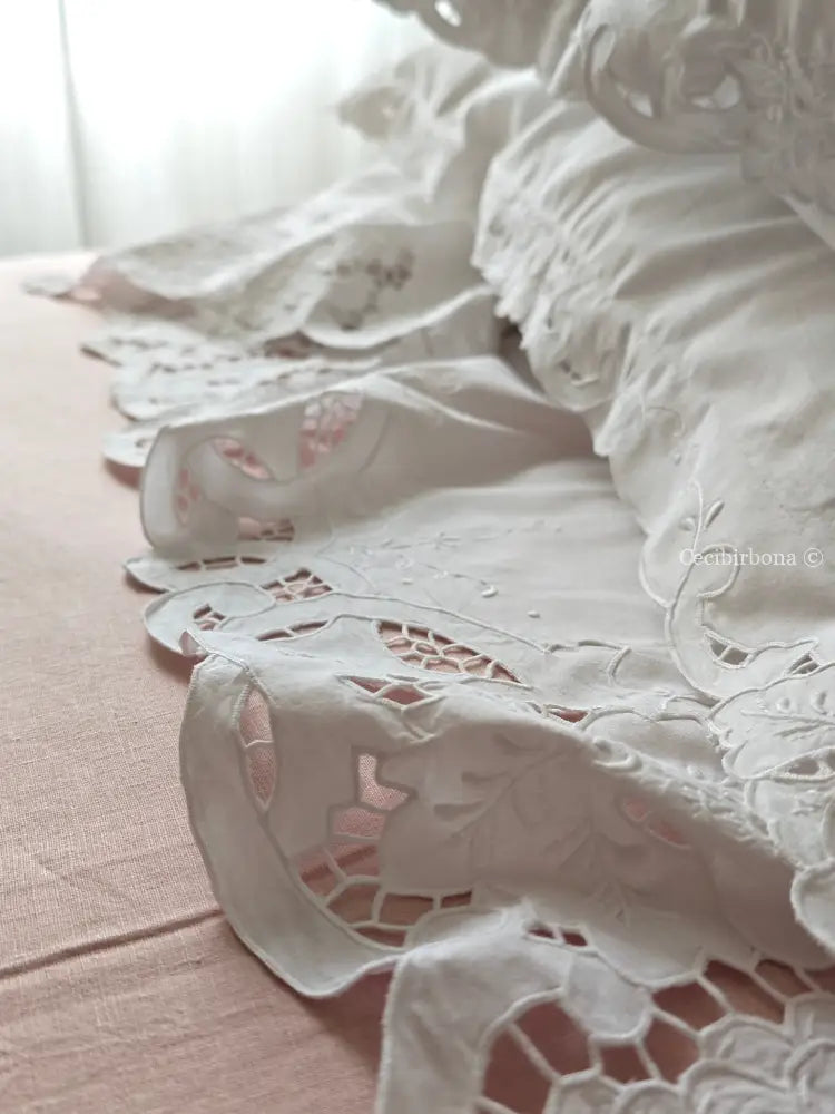 Completo lenzuolo matrimoniale ricamato con uva Lenzuolo matrimoniale ricamato