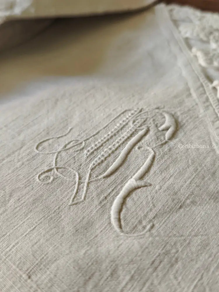 Coppia di federe antiche con pizzo all’uncinetto e monogramma MR biancheria antica per la casa