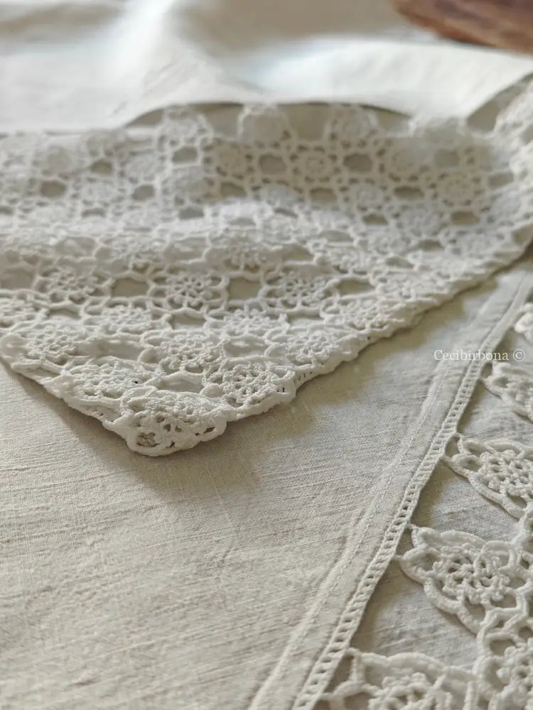 Coppia di federe antiche con pizzo all’uncinetto e monogramma MR biancheria antica per la casa
