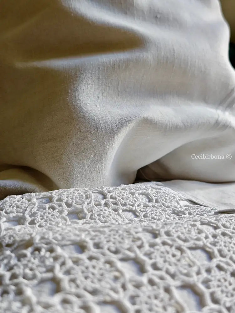 Coppia di federe antiche con pizzo all’uncinetto e monogramma MR biancheria antica per la casa