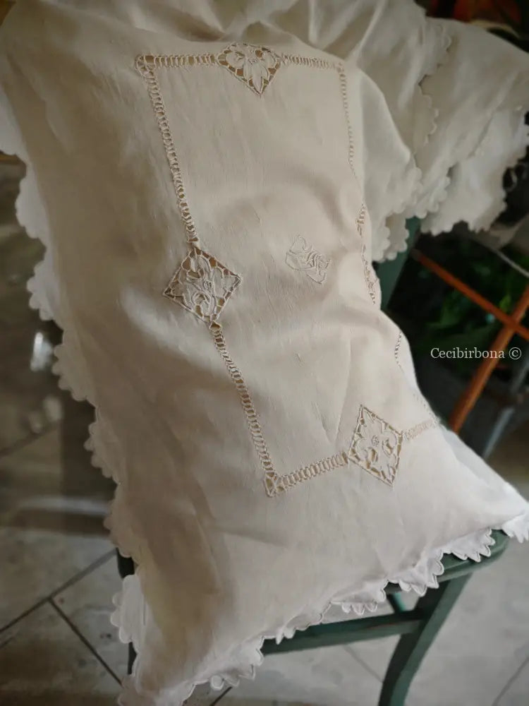 Coppia di federe antiche in lino con ricamo smerlo e monogramma NS biancheria antica per la casa