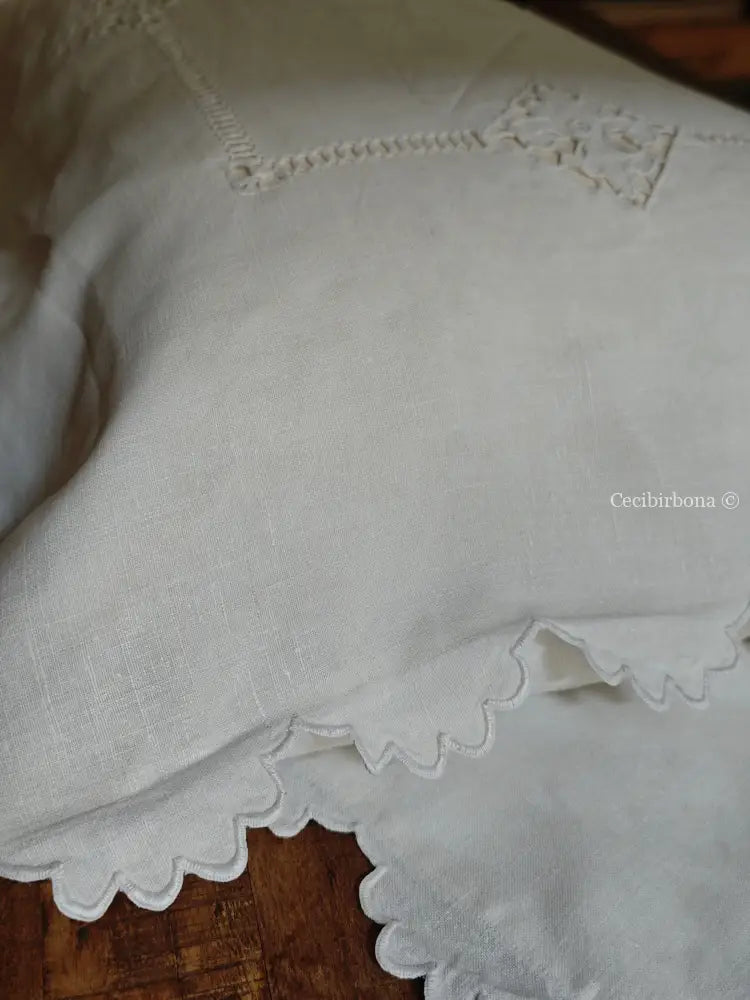 Coppia di federe antiche in lino con ricamo smerlo e monogramma NS biancheria antica per la casa