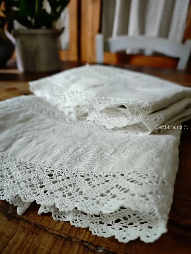 Coppia di federe antiche ricamate in lino “Corredo di Angiolina” biancheria antica per la casa